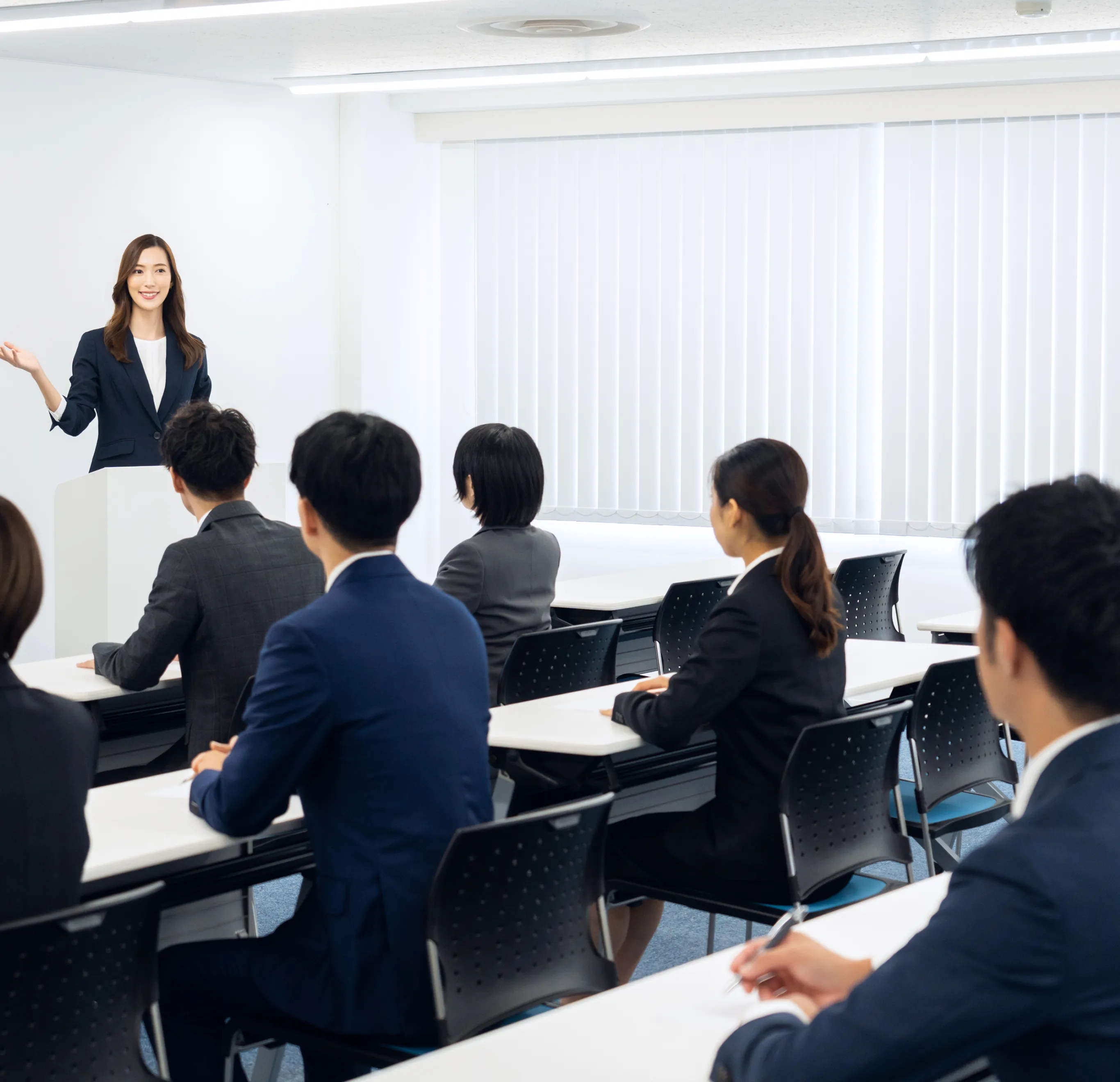 新人教育を行っている様子